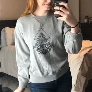 Grey pattern sweatshirt